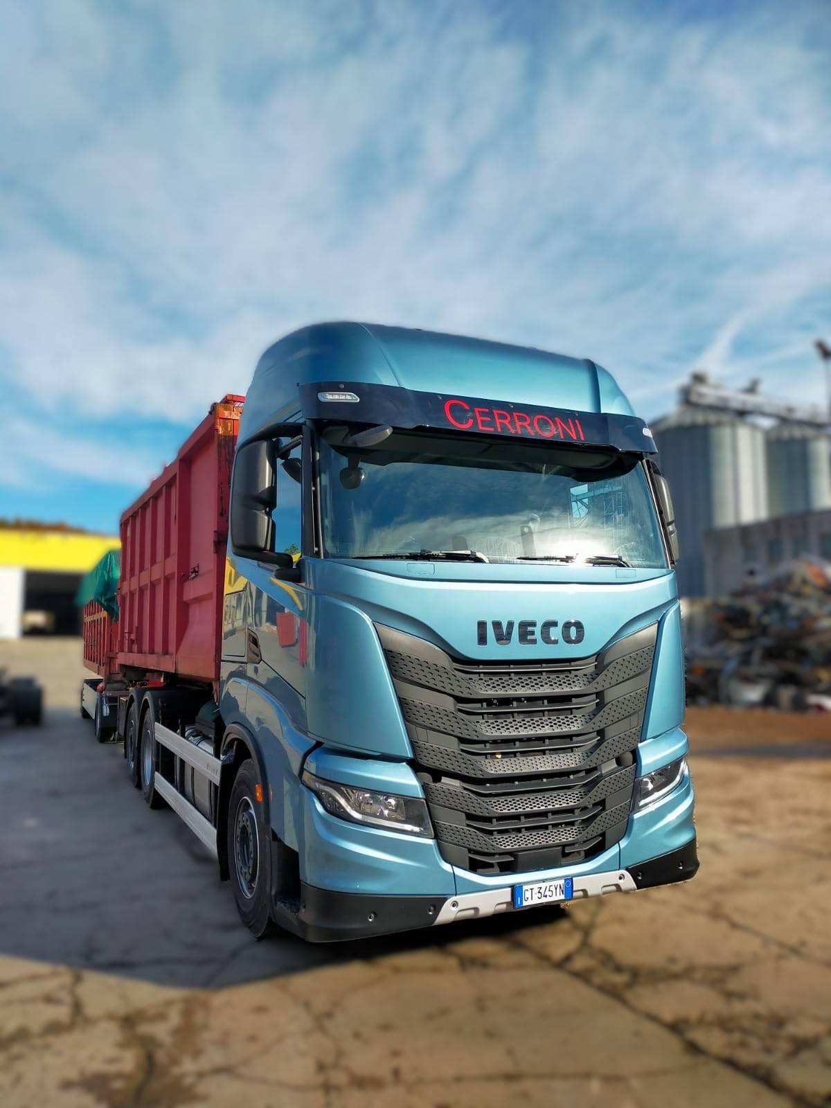 CAMION NUOVO IVECO GT345YN